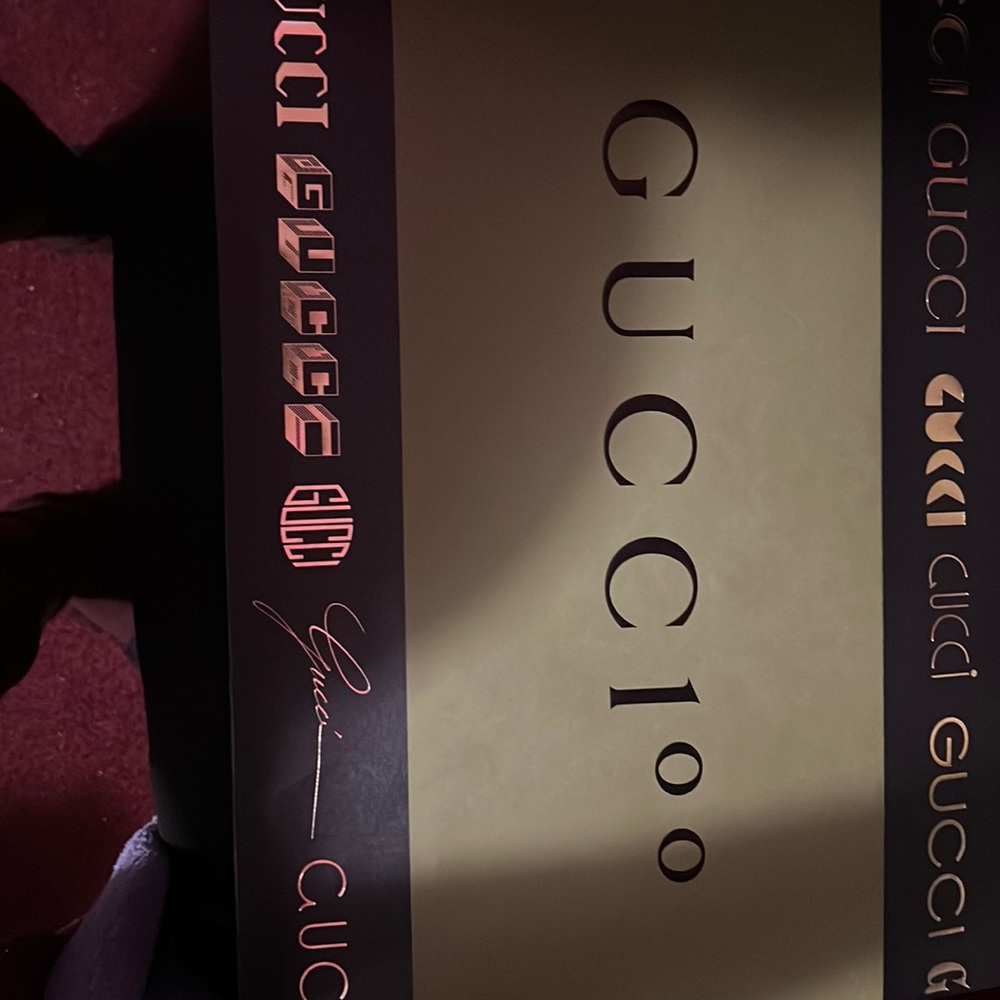 Gucci shopping bag